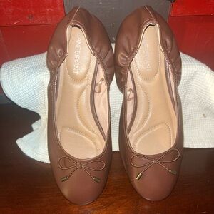 Lane Bryant Leather Flats. NWOT Never Worn outside Sized 9W.
